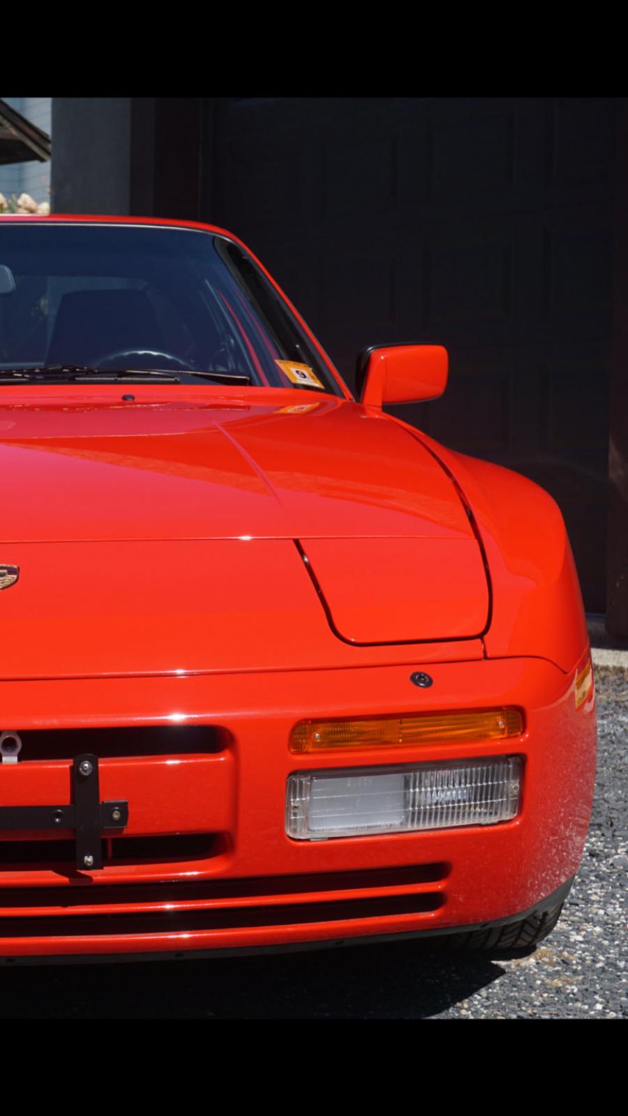 Детали экстерьера Porsche 944 Turbo 1986 года  (фото 19 из 149)